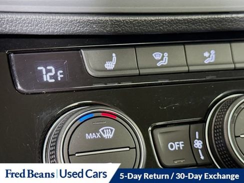 Used 2024 Volkswagen Jetta SE FWD image 25