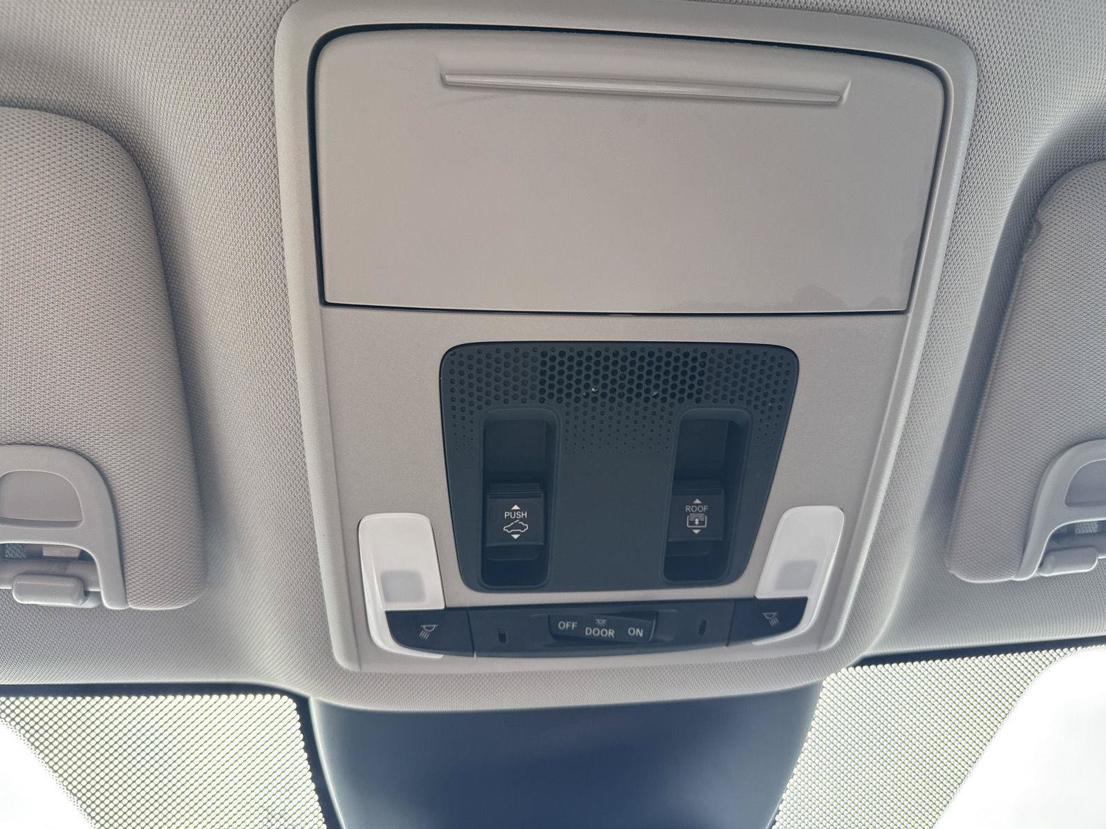 Used 2024 Honda Pilot Touring image 38