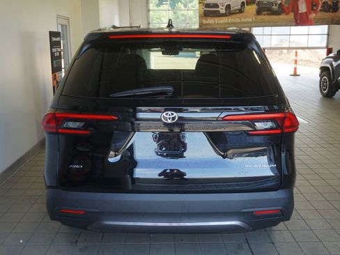 Used 2024 Toyota Grand Highlander AWD image 18