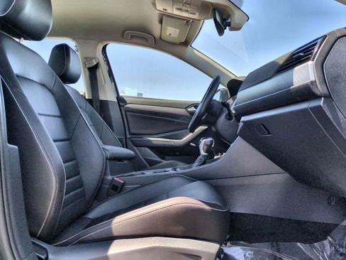 Used 2024 Volkswagen Jetta SE FWD image 34