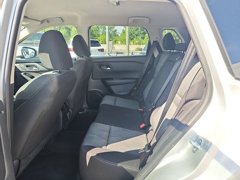 Used 2025 Nissan Rogue SV AWD/4WD image 10