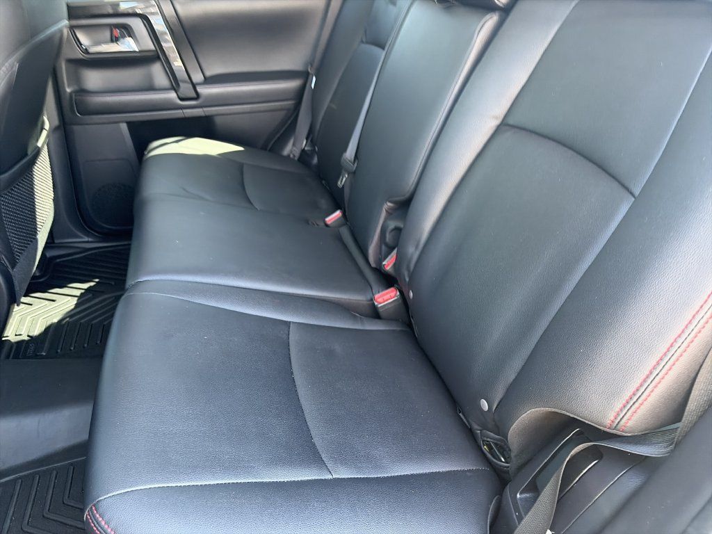 Used 2018 Toyota 4Runner TRD Off-Road Premium AWD/4WD image 30