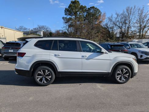 New 2026 Volkswagen Atlas SE image 2