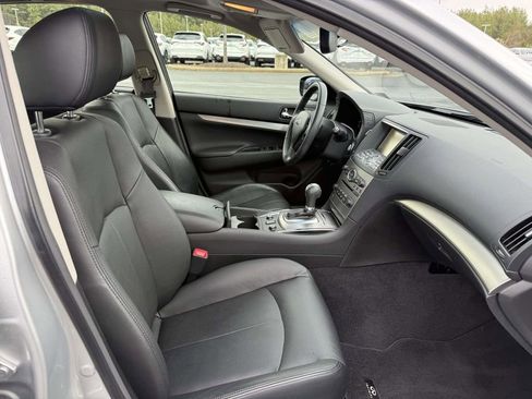 Used 2015 INFINITI Q40 AWD w/ Navigation Package image 14