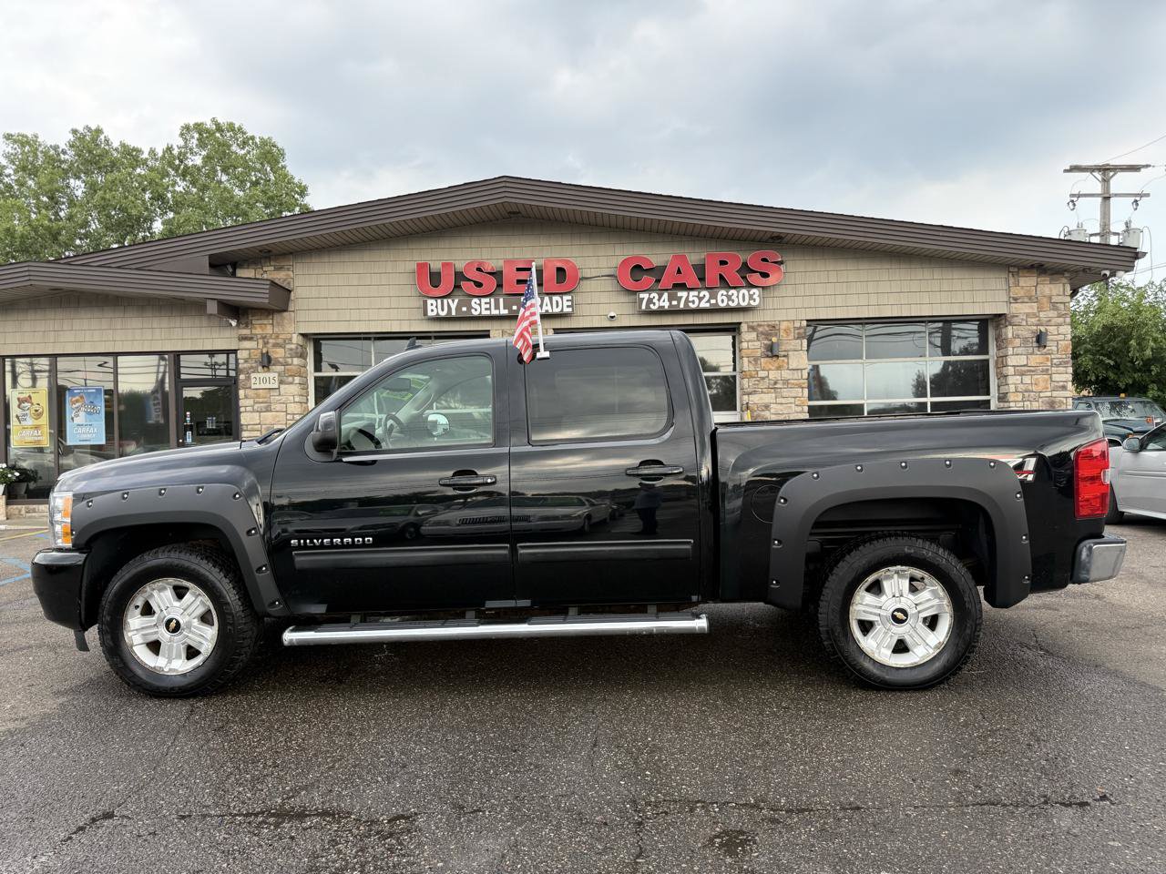 Used 2011 Chevrolet Silverado 1500 LTZ w/ LTZ Plus Package AWD/4WD image 9