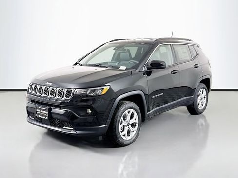 New 2026 Jeep Compass Latitude image 3