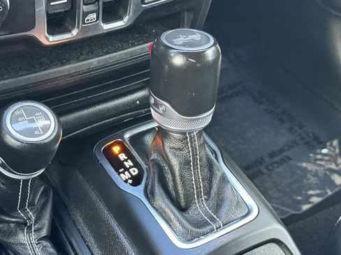 Used 2023 Jeep Wrangler Unlimited Sahara AWD/4WD image 23