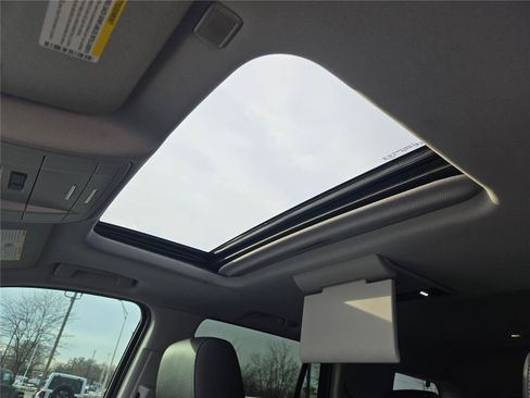 Used 2019 GMC Yukon SLT w/ Open Road Package image 33