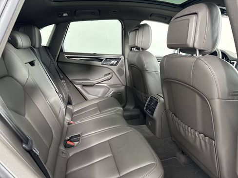 Certified 2024 Porsche Macan AWD/4WD image 25