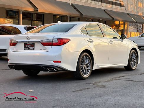 Used 2018 Lexus ES 350 w/ Navigation System Package image 3