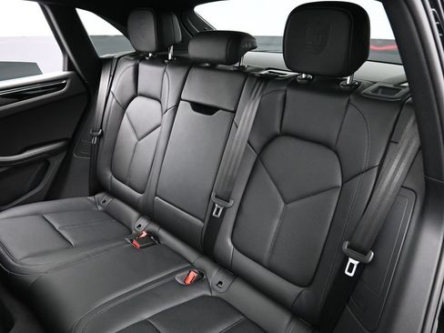 Certified 2026 Porsche Macan AWD/4WD image 23
