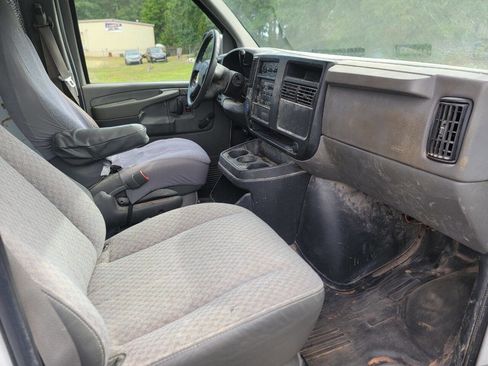 Used 2007 Chevrolet Express 1500 RWD image 18