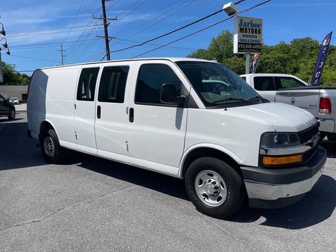 Used 2018 Chevrolet Express 2500 Extended w/ Driver Convenience Package RWD image 9