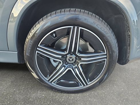 Certified 2026 Mercedes-Benz GLE 450 4MATIC image 32