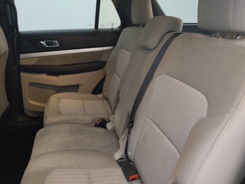 Used 2018 Ford Explorer FWD image 18
