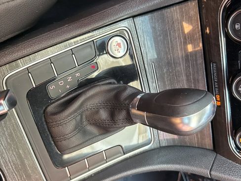 Used 2018 Volkswagen Passat 2.0T SE w/ SE Lighting Package image 20