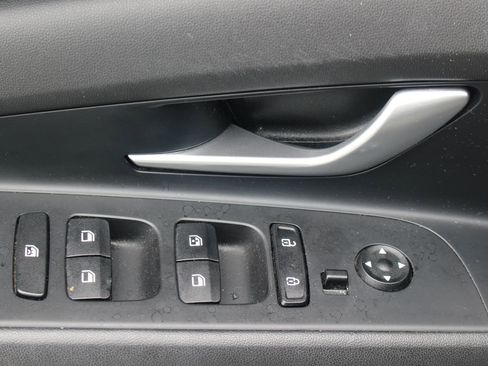 Used 2022 Hyundai Elantra SEL FWD image 17