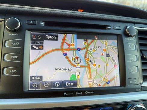 Used 2018 Toyota Highlander XLE image 16