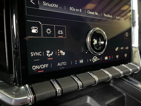 Used 2025 GMC Acadia Elevation AWD/4WD image 36