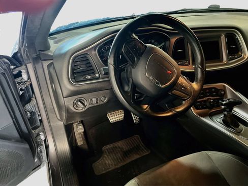 Used 2020 Dodge Challenger R/T w/ Driver Convenience Group RWD image 11