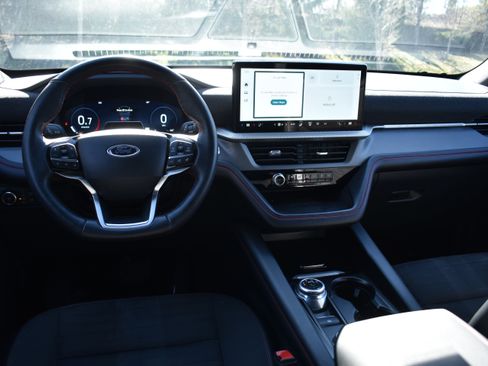 Used 2025 Ford Explorer ST-Line AWD/4WD image 10