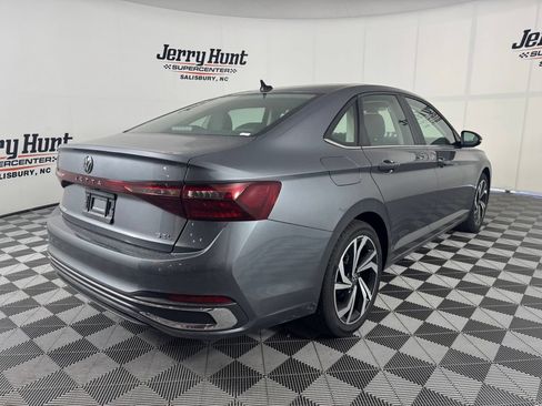 Used 2025 Volkswagen Jetta SEL FWD image 7