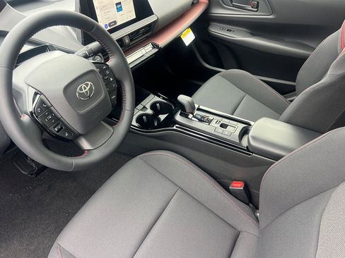 New 2026 Toyota Prius SE image 12