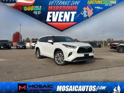 Used 2023 Toyota Highlander Platinum