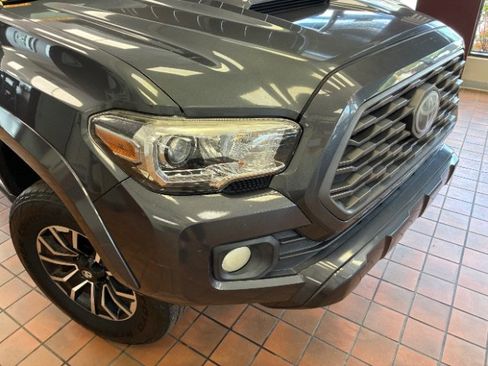 Used 2020 Toyota Tacoma TRD Sport  Medium Bed image 2