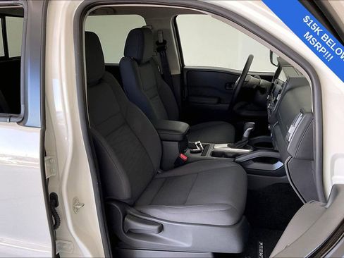 Used 2025 Nissan Frontier S image 11