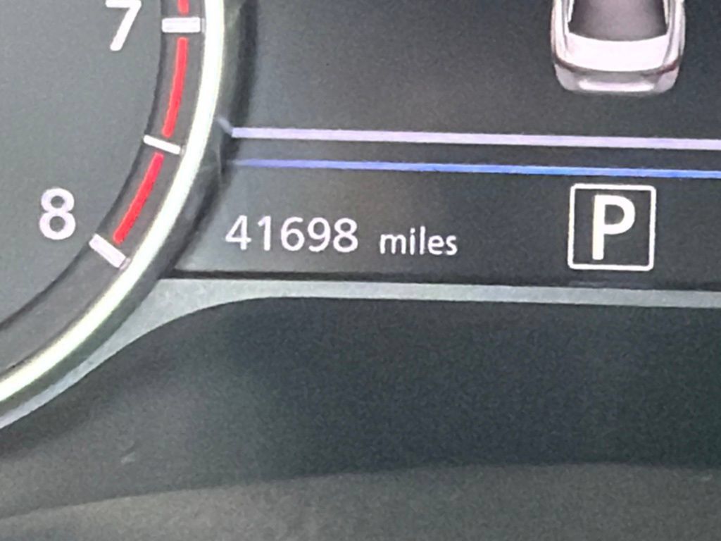 Used 2022 Nissan Sentra SR w/ SR Premium Package FWD image 28