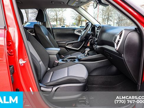 Used 2025 Kia Soul LX w/ LX Technology Package FWD image 22