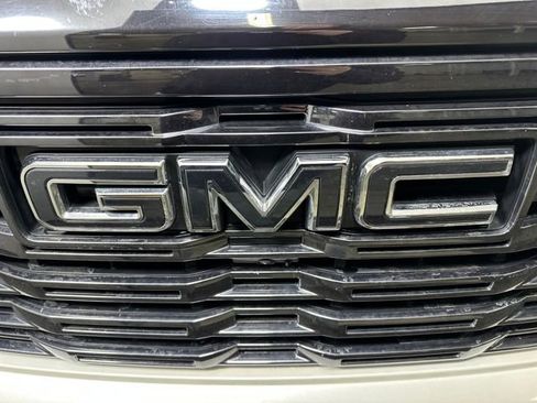 Used 2024 GMC Sierra 1500 Denali Ultimate image 9