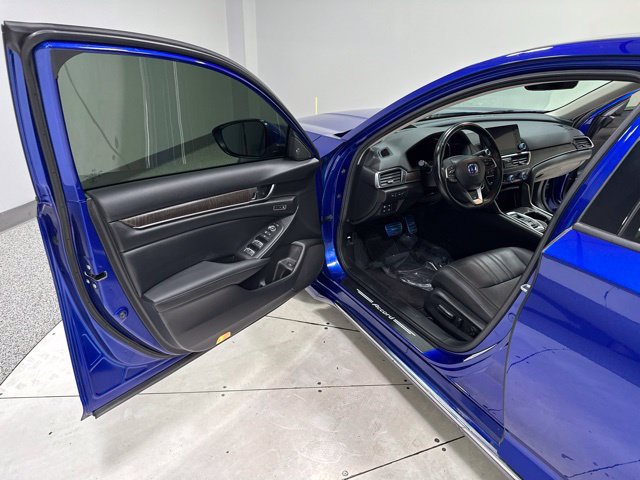 Used 2021 Honda Accord Touring image 11