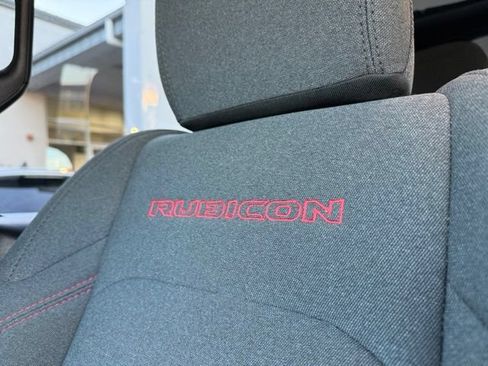 Used 2025 Jeep Wrangler Unlimited Rubicon AWD/4WD image 23
