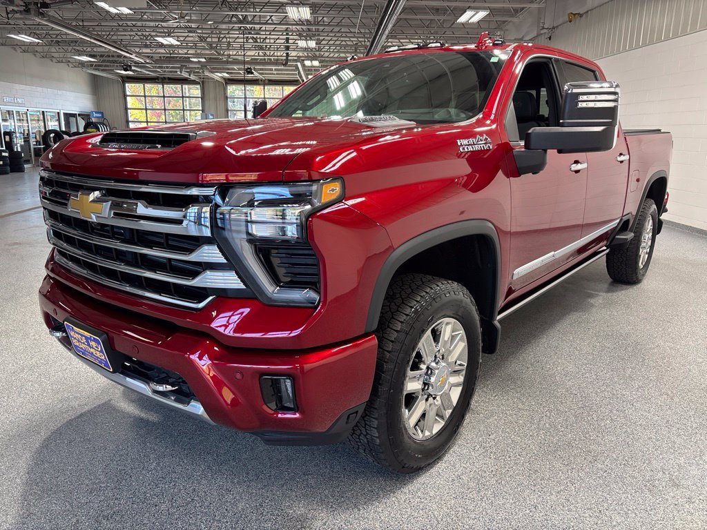 Used 2026 Chevrolet Silverado 2500 High Country w/ High Country Premium Package AWD/4WD image 3