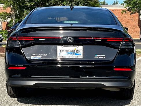 Used 2025 Honda Accord Sport image 4
