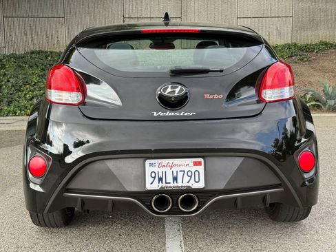 Used 2015 Hyundai Veloster Turbo FWD image 13