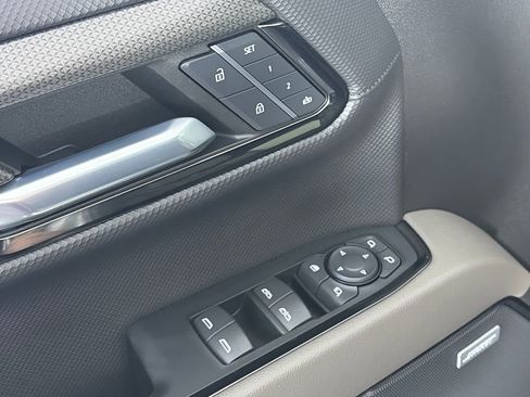 Used 2023 Chevrolet Silverado 1500 ZR2 w/ Technology Package image 25