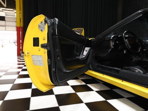 Used 1990 Chevrolet Corvette ZR-1 RWD image 46