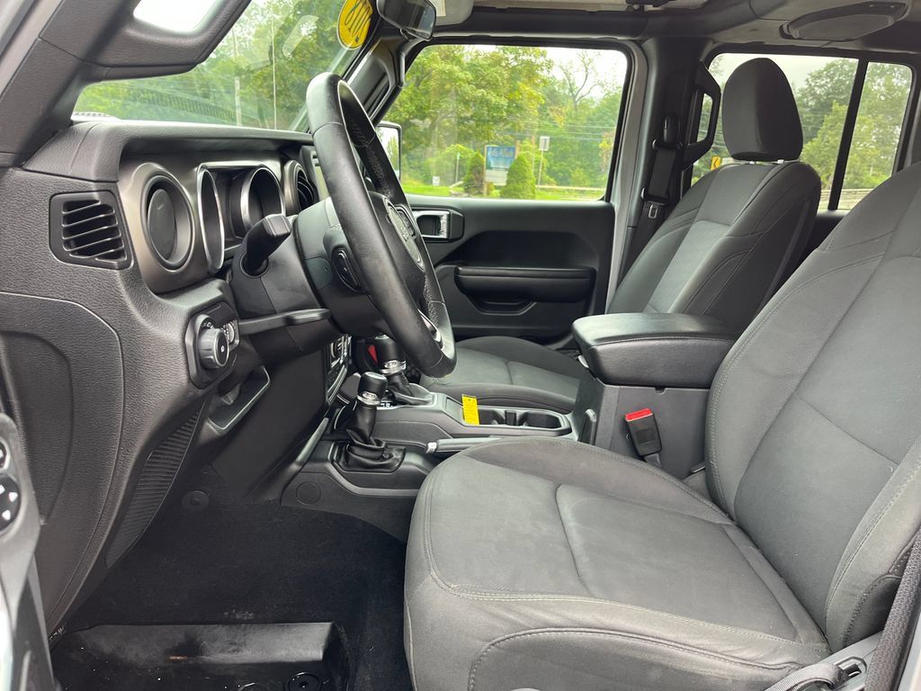 Used 2018 Jeep Wrangler Unlimited Sport S AWD/4WD image 14