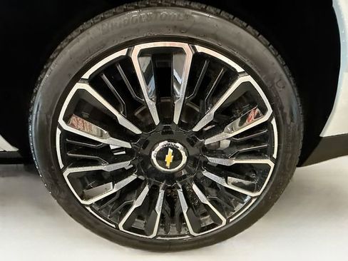New 2026 Chevrolet Tahoe High Country AWD/4WD image 35