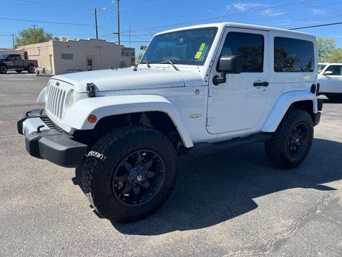 Used 2013 Jeep Wrangler Sahara w/ Dual Top Group AWD/4WD image 10