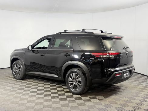 Used 2024 Nissan Pathfinder SV w/ Black Appearance Package FWD image 9