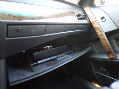 Used 2006 BMW 530i Sedan image 24