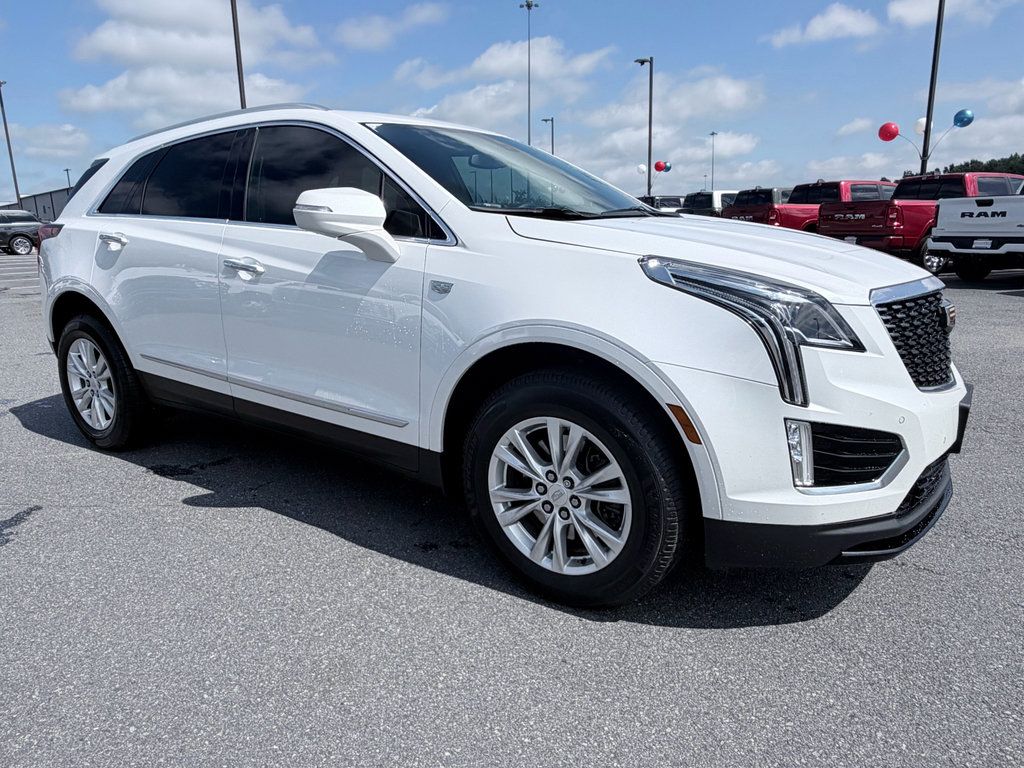 Used 2023 Cadillac XT5 Luxury FWD image 2