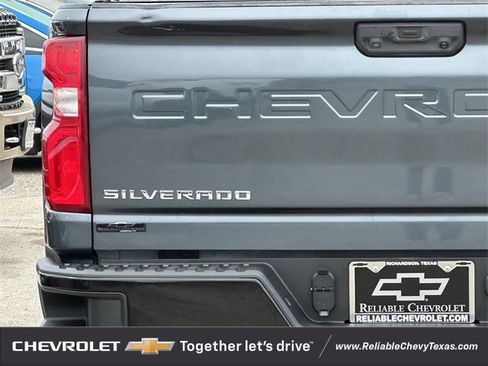 Used 2020 Chevrolet Silverado 2500 Custom w/ Custom Value Package image 6