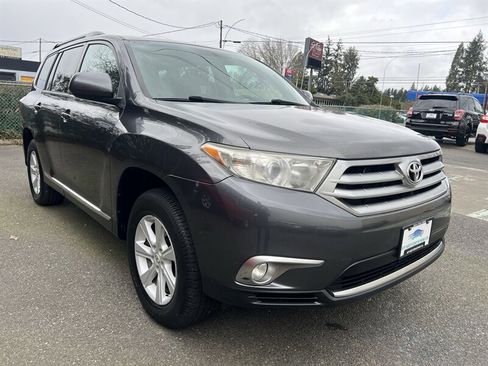 Used 2012 Toyota Highlander AWD w/ Tech Pkg image 7