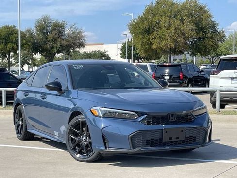 Used 2025 Honda Civic Sport image 2