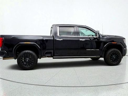 Used 2024 GMC Sierra 2500 Denali Ultimate AWD/4WD image 4